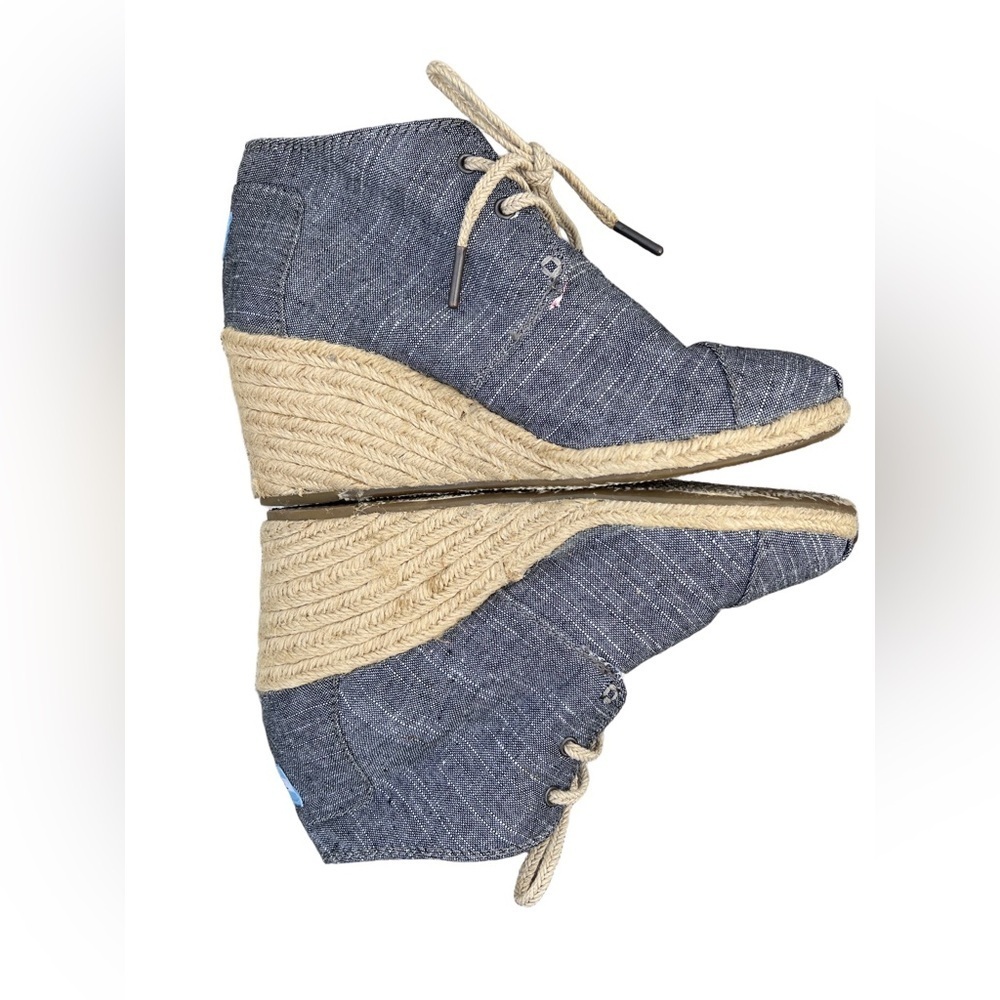 Toms Desert Wedges in Chambray Size 7.5 - Picture 8 of 9